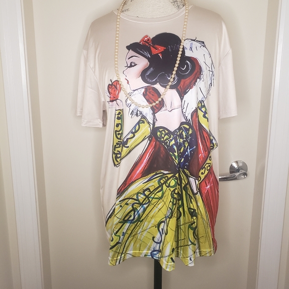 BNWOT Snow White poison apple oversized soft slinky beige tshirt - Picture 1 of 5